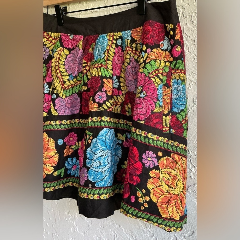 Edme & esyllte Floral Women's Skirt - Picture 4 of 9